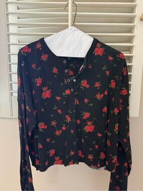 wild fable Black Long-Sleeve Henley with Red Rose Print
